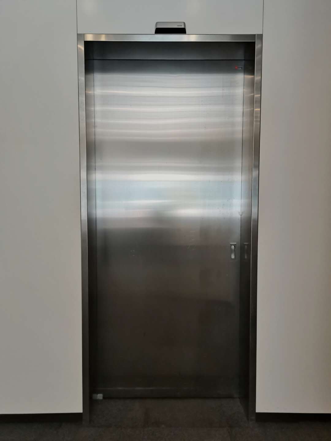 鋼質(zhì)電動(dòng)移門(mén)